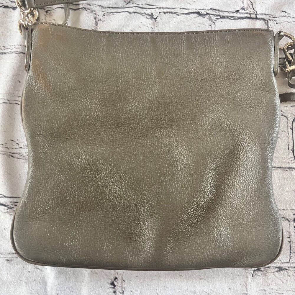 Kate Spade Sling Bag Crossbody Gray Leather Logo Zipper Adjustable Strap - Picture 3 of 6